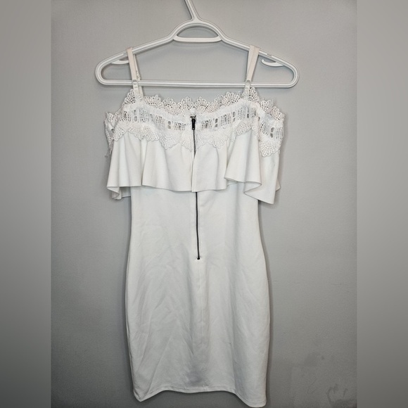 By&By Sexy Bodycon Dress
Off white
Size 1
Off Shoulder
Measurements in picture - Picture 3 of 8